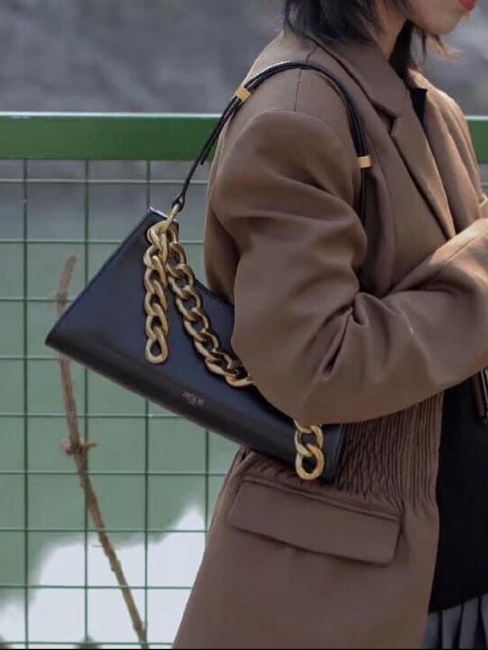 Apede Mod real leather Brown Shoulder Bag with Gold Chain